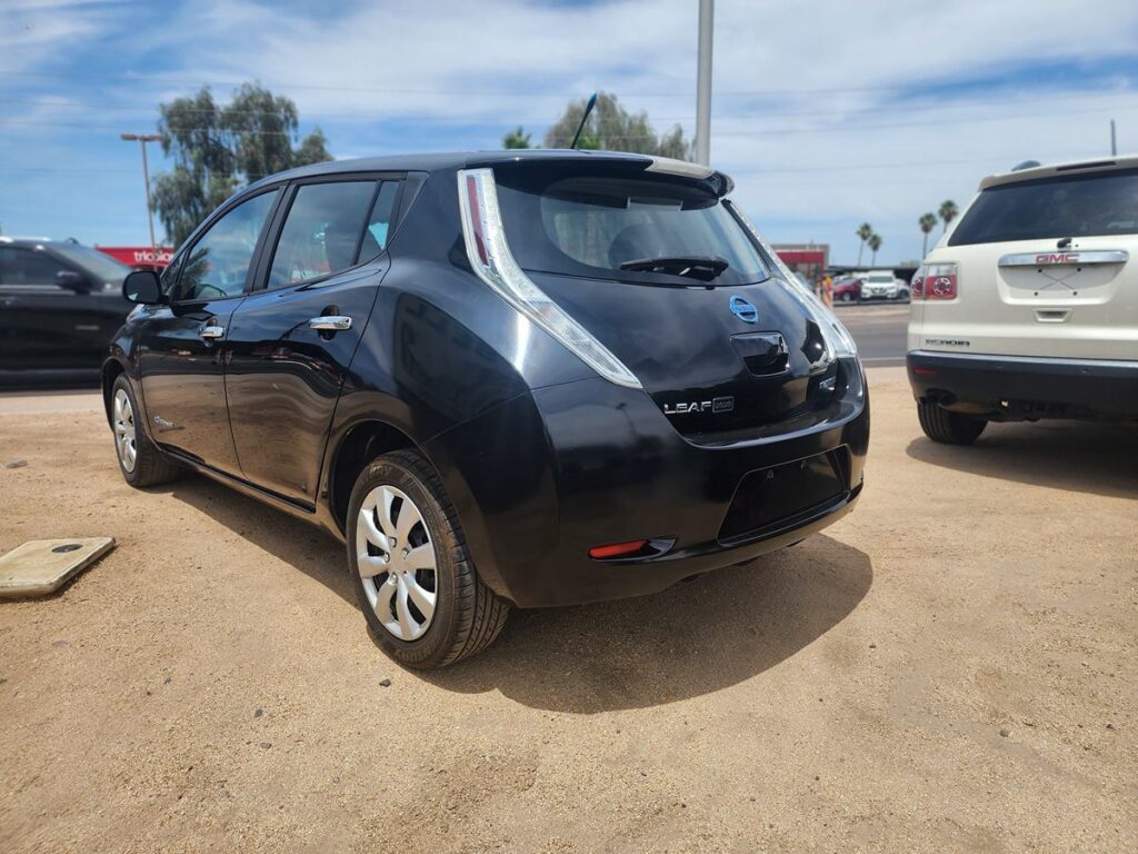 2013 Nissan Leaf S - Hybrid EV